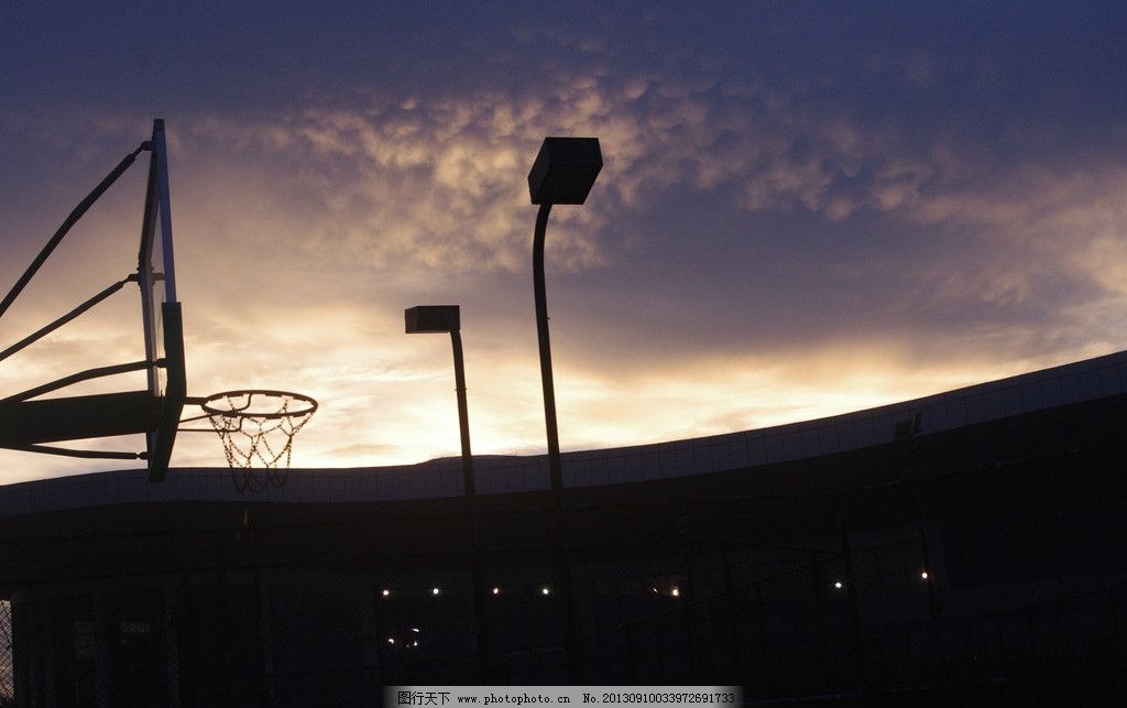 篮球场图片,篮球框 路灯 篮筐 夕阳 国内旅游 旅